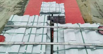 甘肃 芝麻白仿形加直形路沿石出货日常