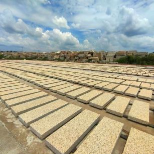 甘肃 黄金麻荔枝面花岗岩石材地铺石防护中