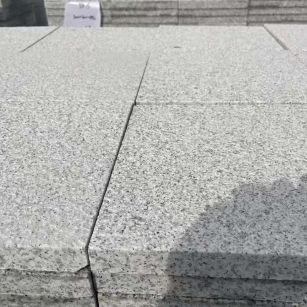 甘肃 白麻花岗岩石材推荐 荔枝面地铺石