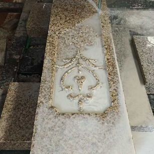 甘肃 黄金麻花岗岩异形加工雕刻栏杆大柱