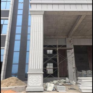 甘肃 芝麻白光面花岗岩门楼大柱（罗马柱）配雕花底座