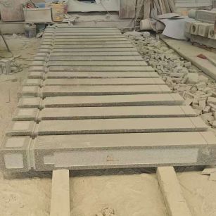 甘肃 芝麻白异形加工雕刻-栏杆大柱，方柱