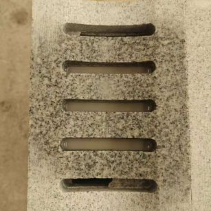 甘肃 芝麻白拉丝面花岗岩U型开槽排水槽