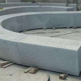 甘肃 芝麻白花岗岩光面弧形坐凳