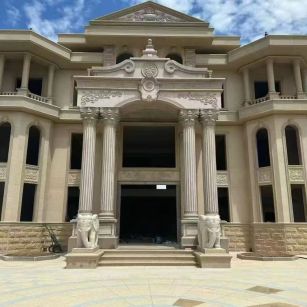 甘肃 黄金麻别墅外墙干挂，大柱，大象，蘑菇石，雕花板