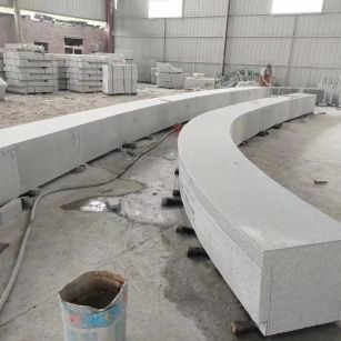 甘肃芝麻白花岗岩石板材 园林光面弧形坐凳