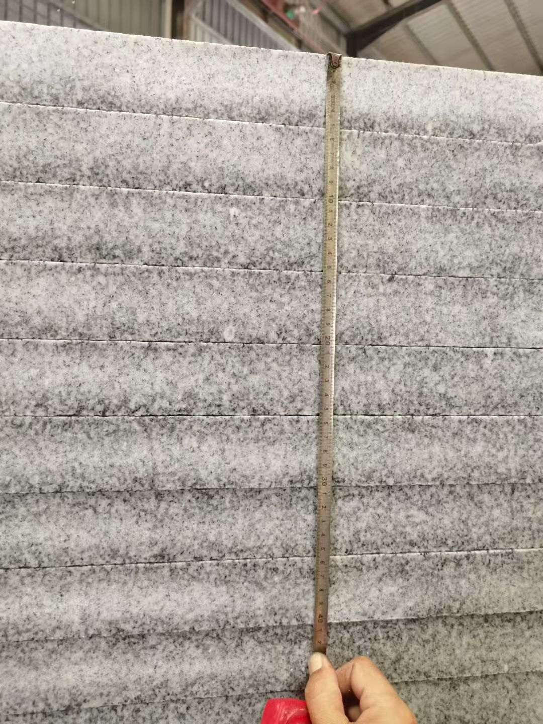 甘肃 芝麻白火烧成品厚薄均匀，B料价格接近A料质量