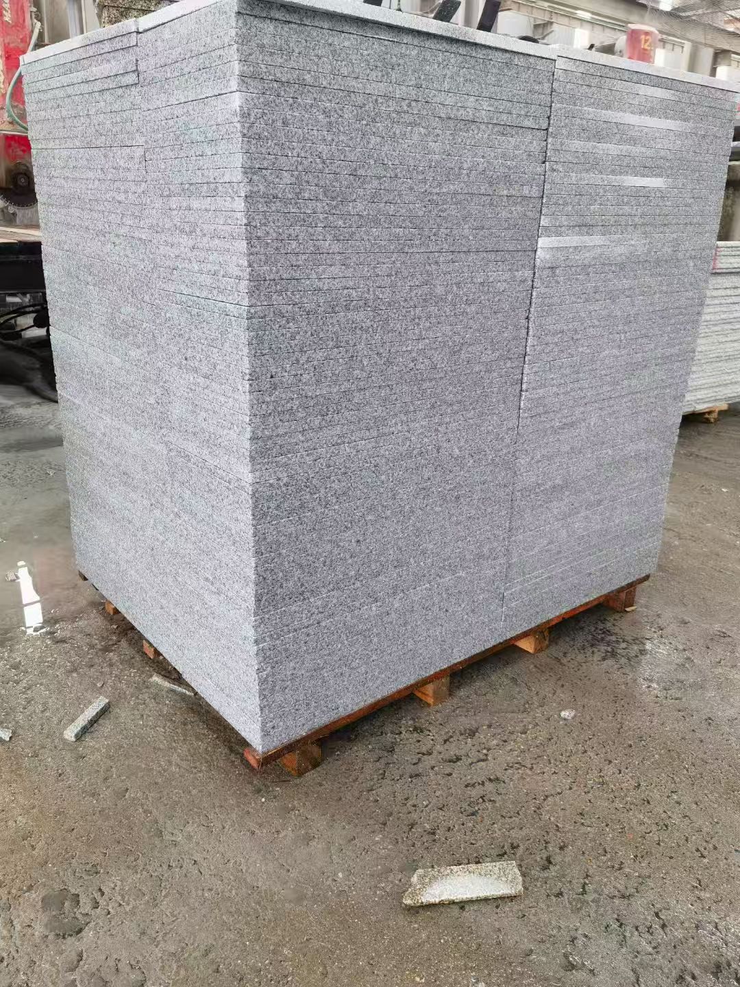 甘肃 芝麻白火烧面1.8厚300*600地铺石，尺寸标准，厚薄均匀