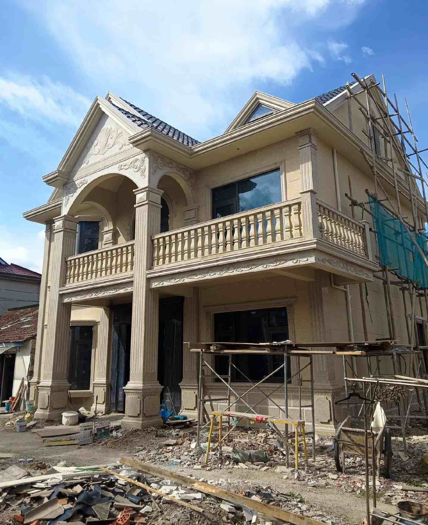 甘肃 黄金麻花岗岩石材私人别墅雕花门楼柱阳台栏杆