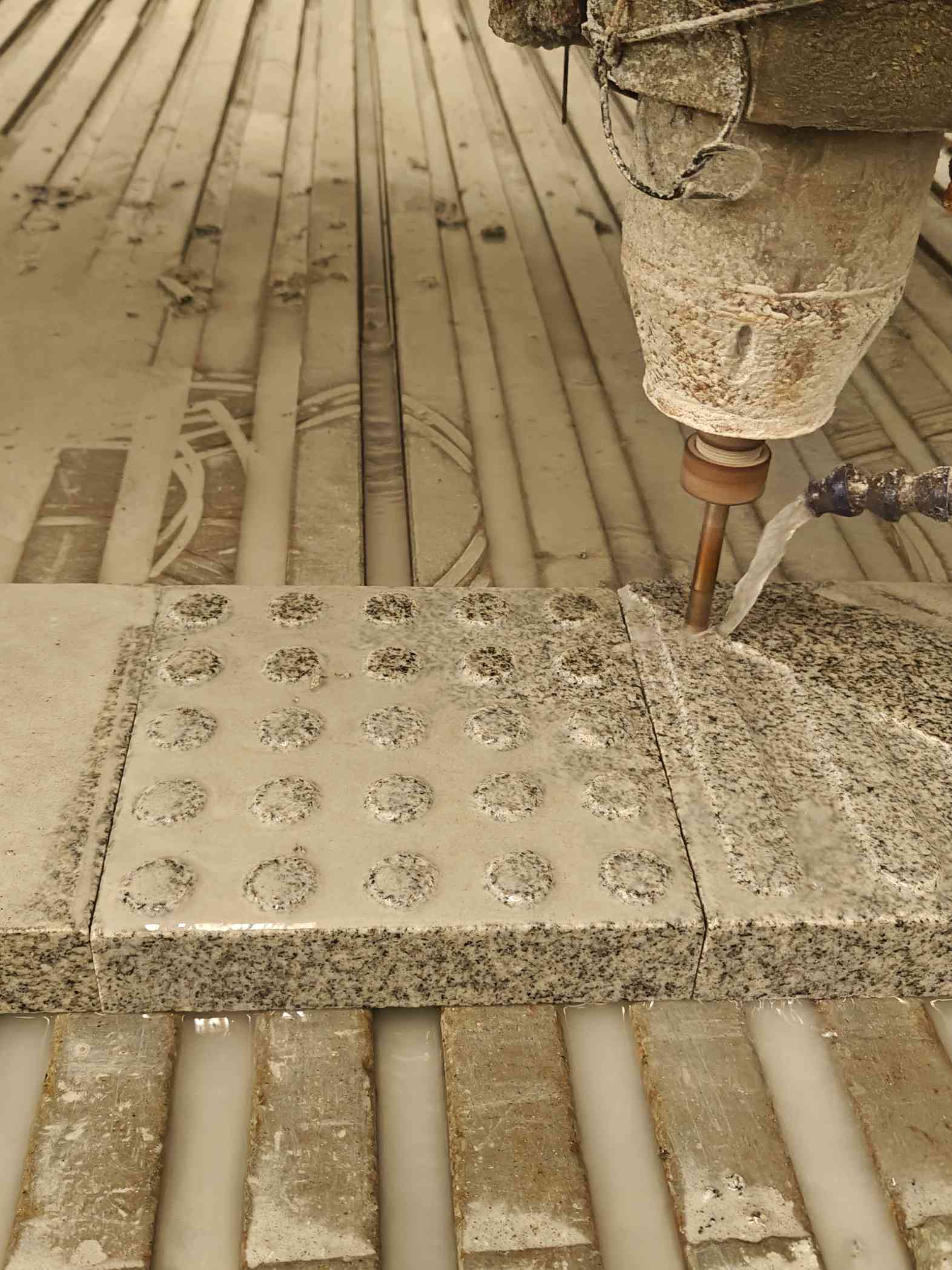 甘肃 芝麻白花岗岩石材盲人石、盲道石、盲点石