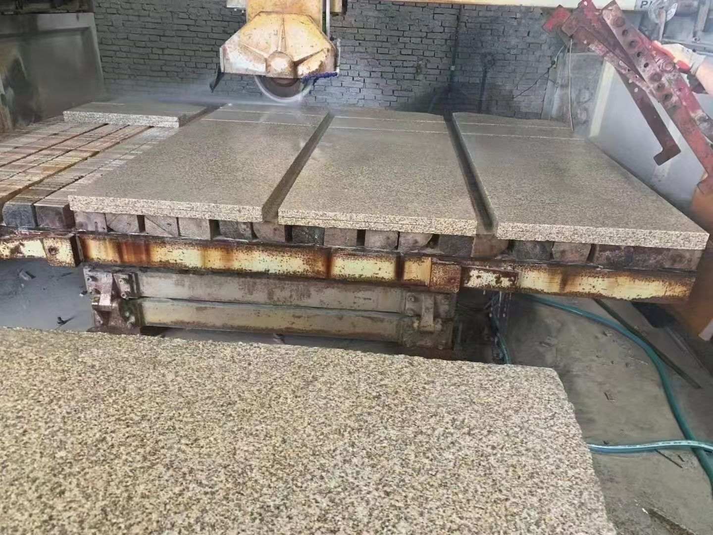 甘肃 黄金麻荔枝面成品板加工