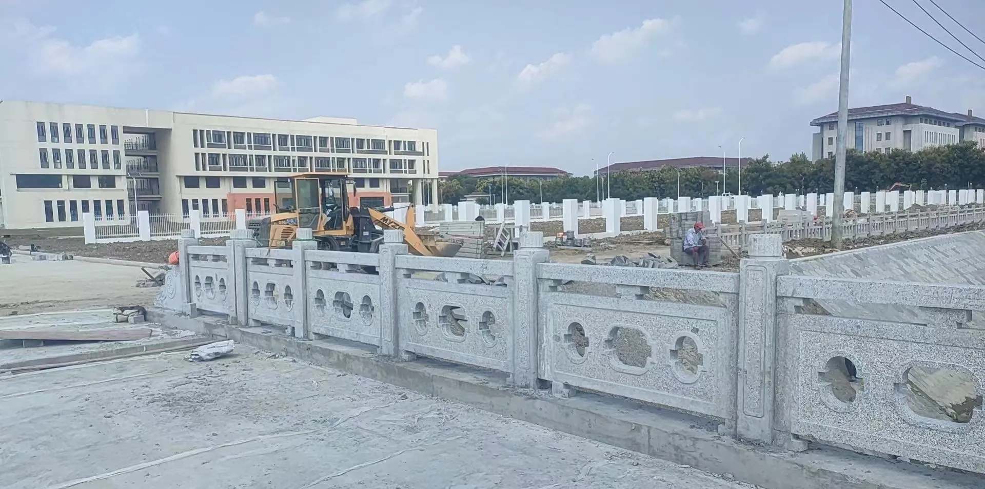 甘肃 白麻花岗岩荔枝面河道栏杆