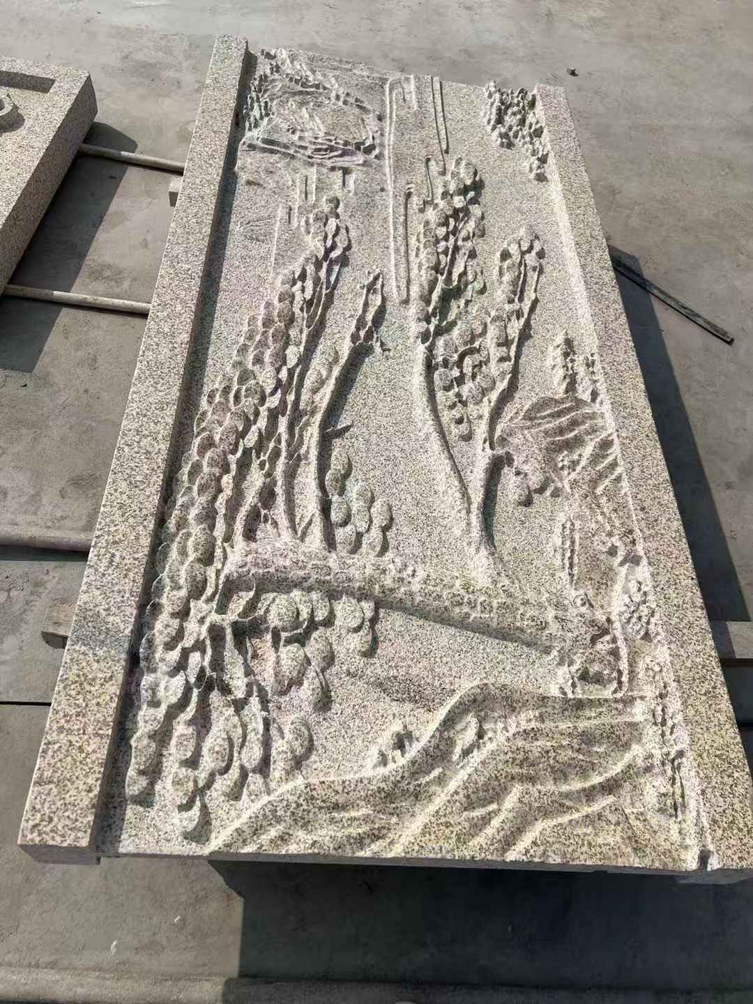 甘肃 黄金麻雕刻板浮雕迎客松