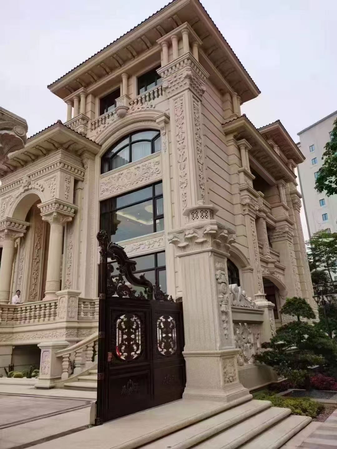 甘肃 黄金麻花岗岩别墅外墙干挂效果展示