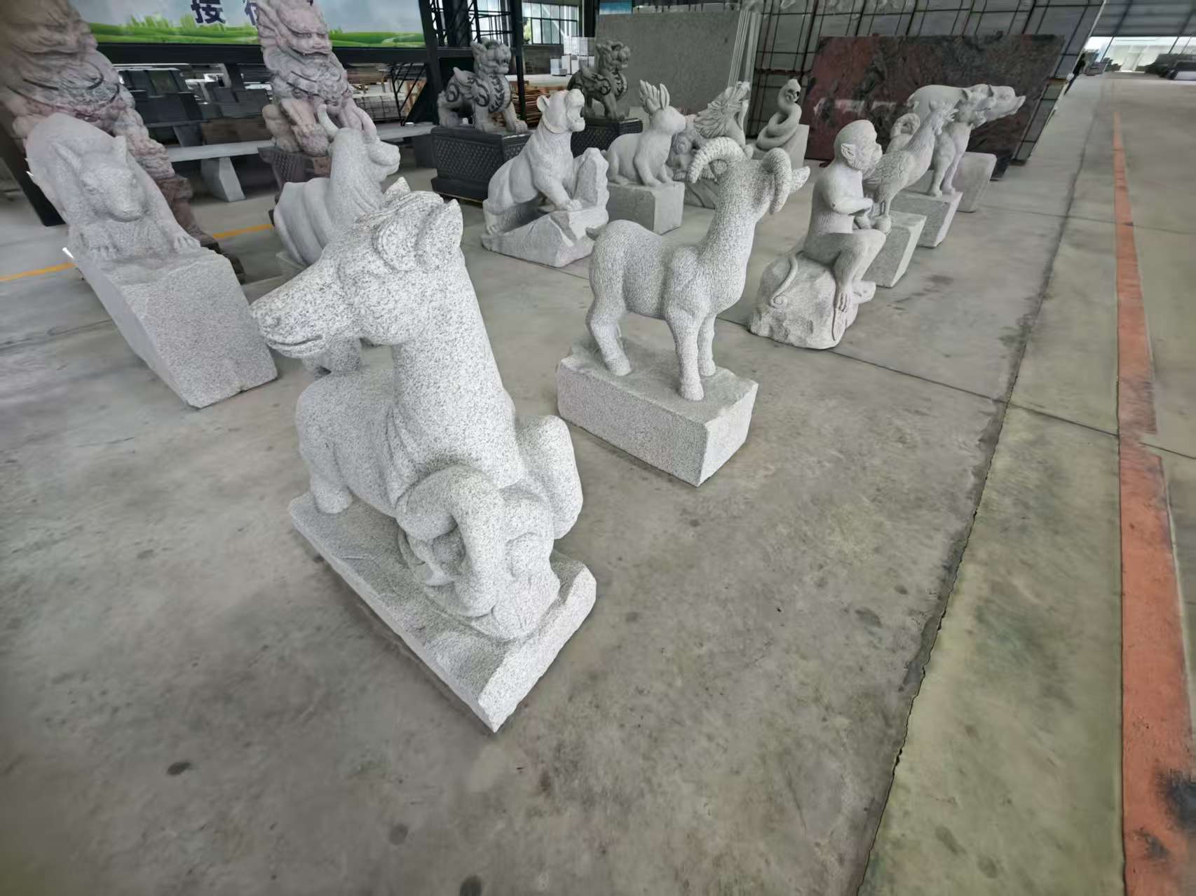 甘肃 芝麻白花岗岩造型立体雕刻——十二生肖