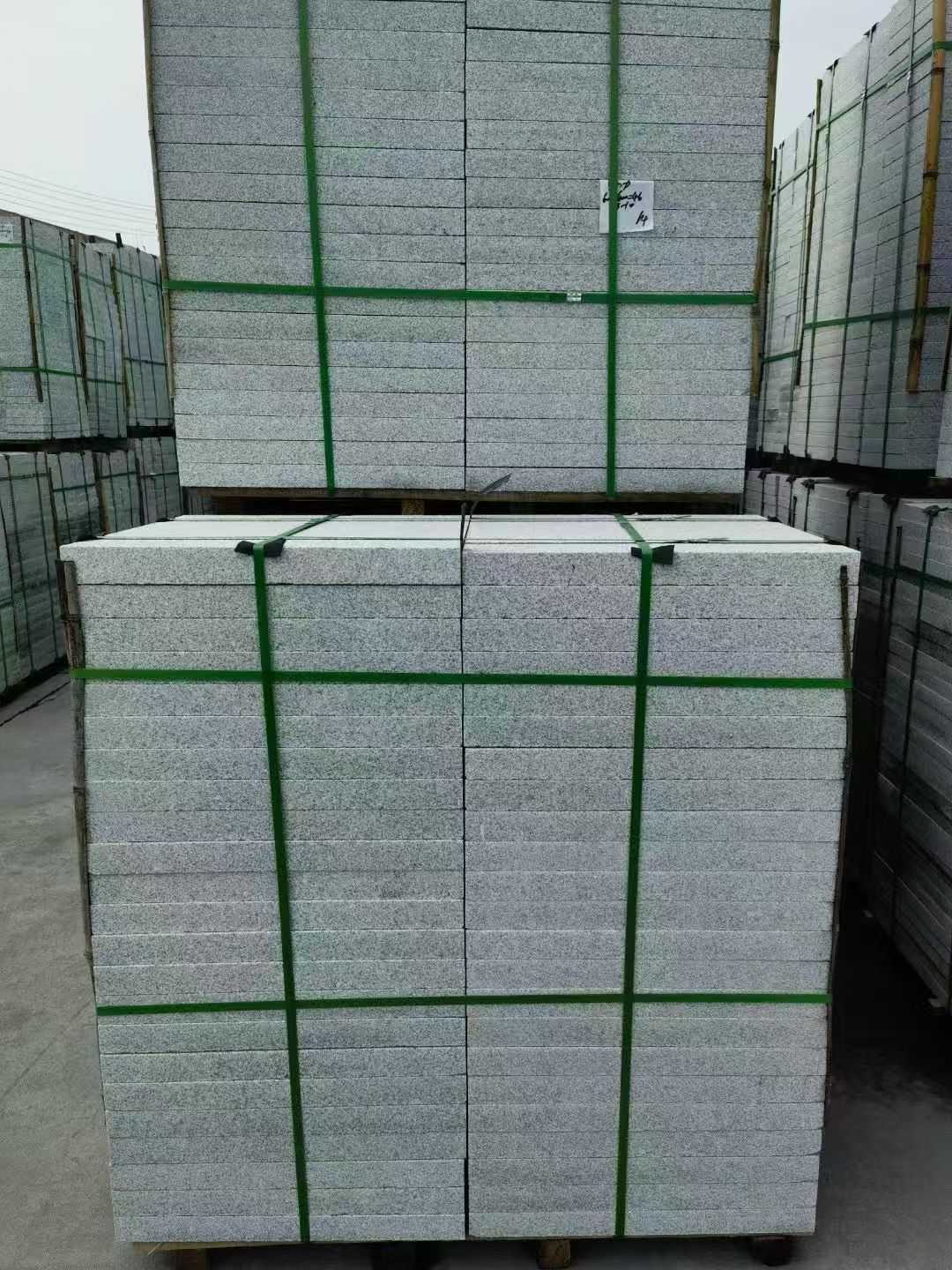 甘肃 芝麻白火烧，园林广场市政工程地铺石，1.8~5.0厚均有现货