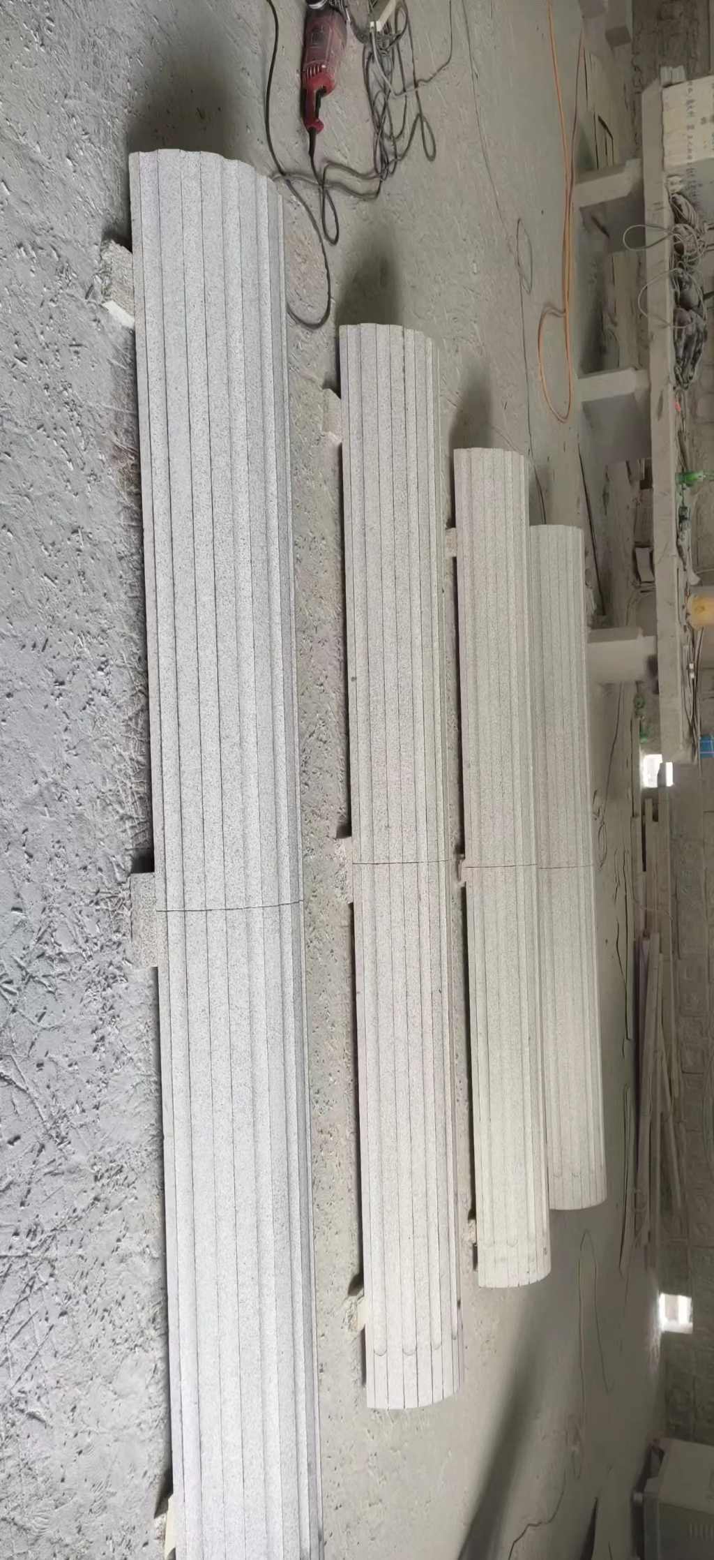 甘肃 花岗岩厂家带你看白麻花岗岩门楼大柱柱皮