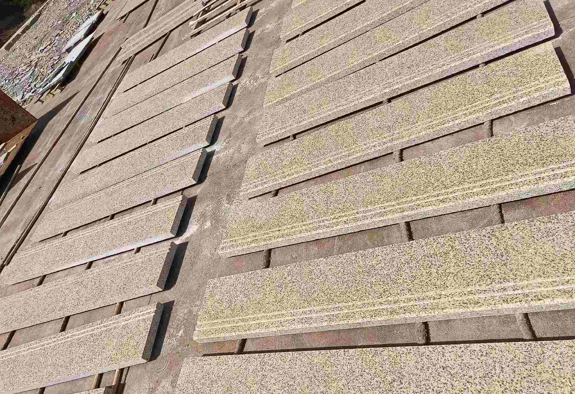 甘肃 黄金麻花岗岩光面楼梯踏步