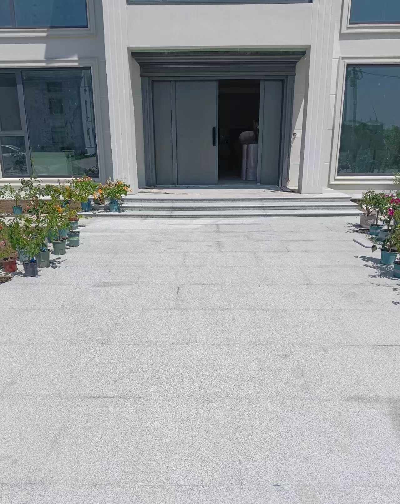 甘肃 芝麻白花岗岩地铺石地面铺装