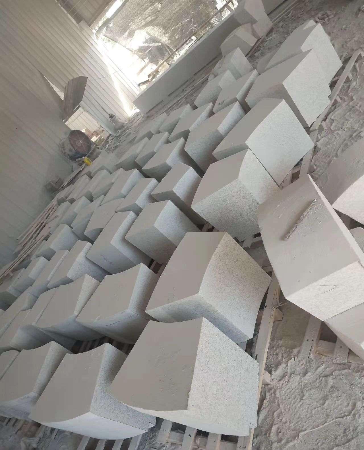 甘肃 白麻花岗岩异形坐凳